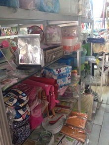 日用百貨清倉大甩賣，服裝服飾零售優(yōu)惠來襲