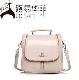 青春物語 路易華菲學(xué)院風(fēng)雙肩包，可愛與實(shí)用的完美融合