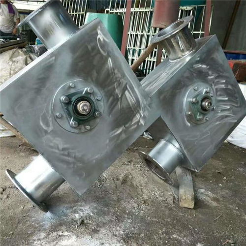 粉體輸送設(shè)備圖 不銹鋼管鏈輸送機(jī)在染料管道安裝中的技術(shù)解析